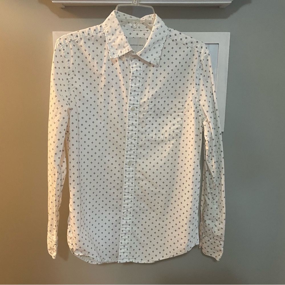 American Eagle men’s dress shirt.